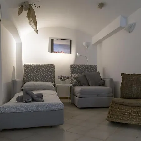 فندق مبيت وإفطار La Casetta Di Isotta *